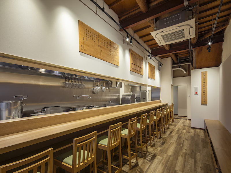 飲食店に最適なカウンターの種類とは？用途に合わせた種類とデザインのポイントを解説します名古屋の店舗・オフィス・マンションのデザイン設計施工事務所CYPHER サイファー のスタッフブログ