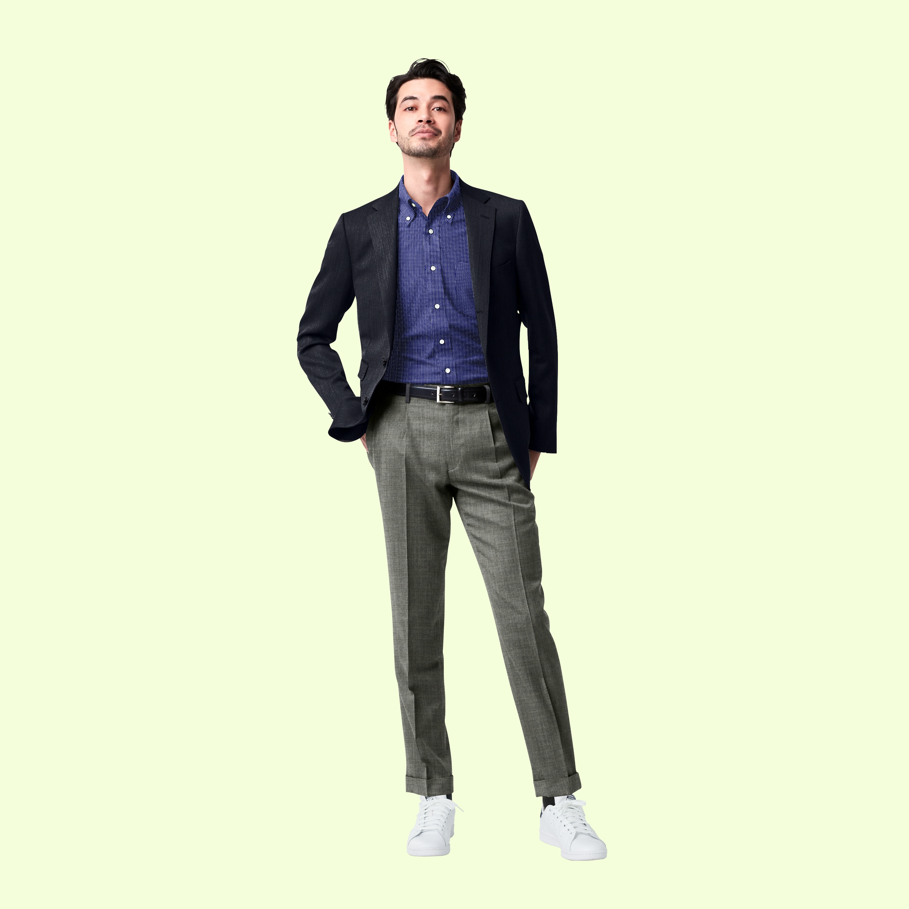 秋 茶色カーデ×シャツ×スラックスのビジネスカジュアルな着こなし メンズItaly Web