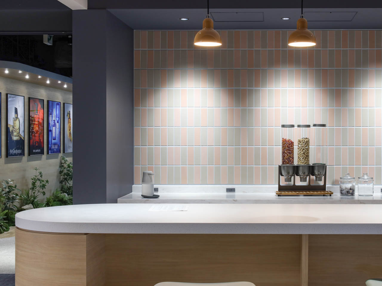 化粧品会社として初めて開設日本ロレアル、国立研究開発法人物質・材料研究機構 NIMS と「マテリアルイノベーションセンター」を設立 企業リリース日刊工業新聞 電子版