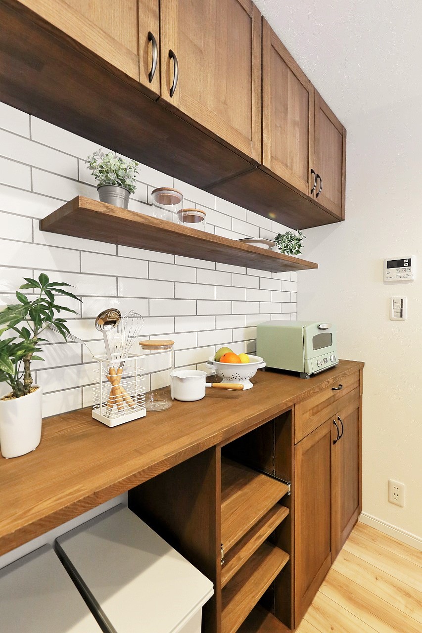 造作家具・収納っていくらかかる？ どこに頼めばいい？ 気になる費用とオーダーのコツ