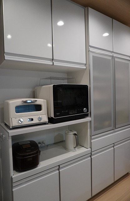 オフェリアのカップボードのゴミ箱って実際にどう？カップボードの使い勝手も一緒に解説