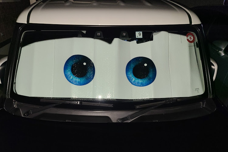 GAFAT スズキ クロスビー MN71S型 2017年モデル~現行 新型 クロスビー サンシェード 専用 車用サンシェード フロントガラス用UVカット 折り畳み マルチサンシェード 遮光 断熱 紫外線カット クロスビー カスタムパーツ 日よけ 収納袋 0 AmazonYHJKOPO車用