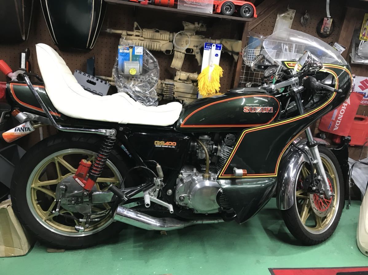 加工も終わって角度もやっと決まってかんせーいcb750rc42カフェレーサーロケットカウル