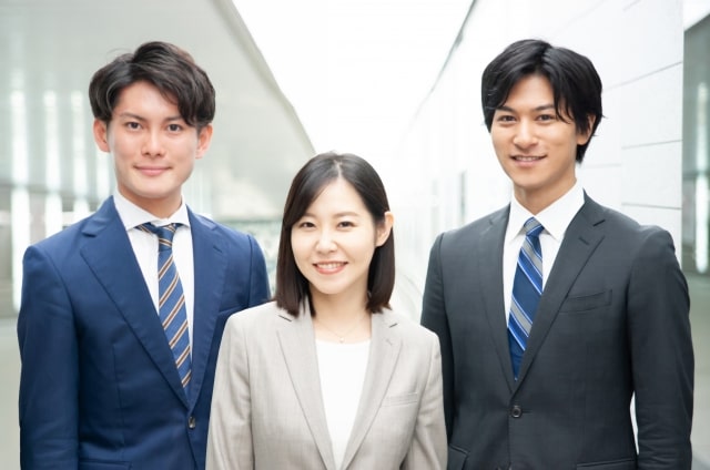 ビジネススーツの基本マナーや正しい選び方とは？オーダースーツブランドDIFFERENCE ディファレンス