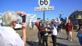 ハリウッドヒルズの邸宅、31億円で売り出し中 - WSJ