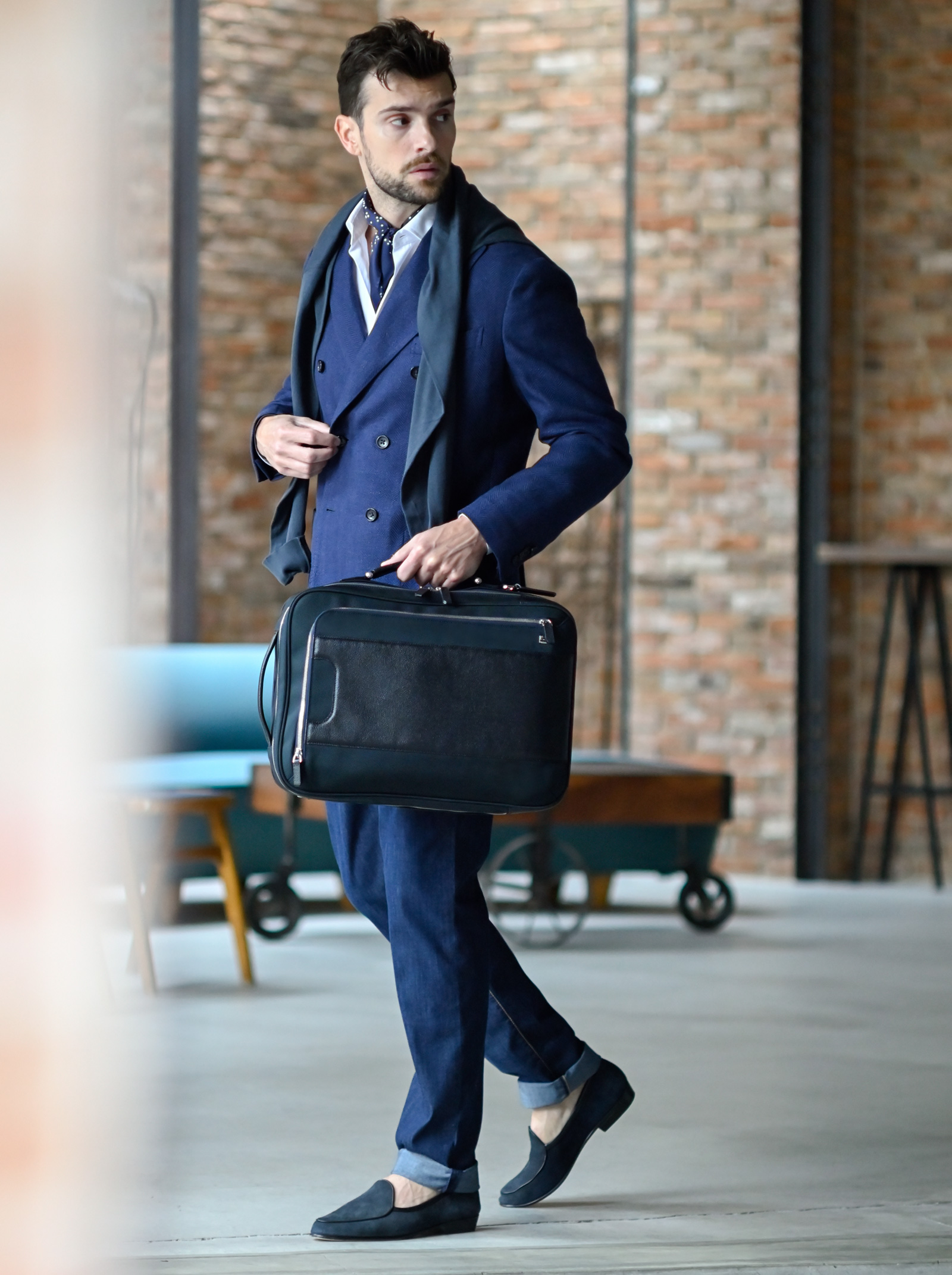 次に持つなら、「ネイビー」のビジネスバッグ – 土屋鞄製造所