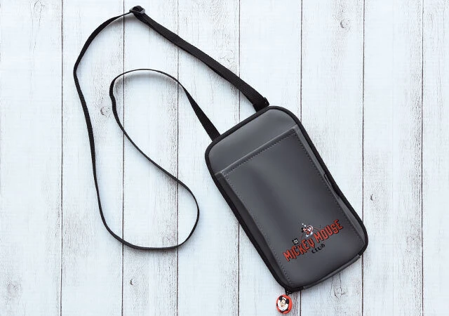 A BATHING APE - A BATHING APE 雑誌付録 じゃばら式 スマホショルダー BLACKの通販 by 付録 shopアベイシングエイプならラクマ