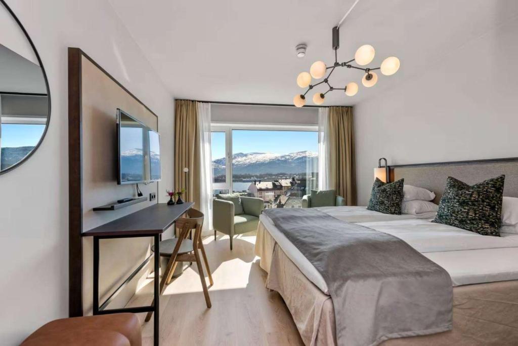 卑屈の国の格言録小明, キングオブコメディ 高橋 健一 本通販Amazon