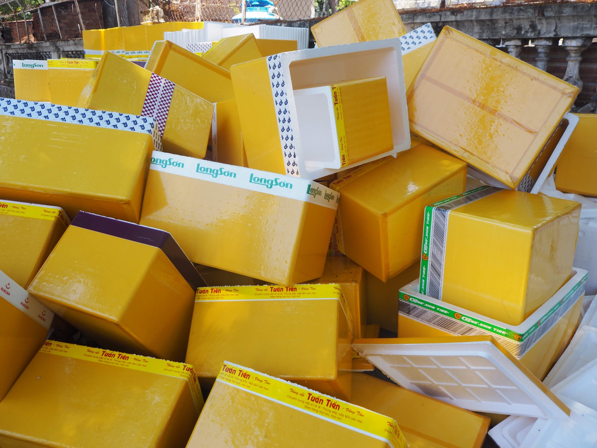 簡単＆安全！発泡スチロールの捨て方や注意点をわかりやすく解説不用品回収・粗大ゴミ処分のお片付けマッハくん