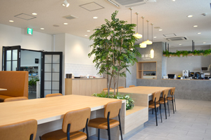 既存食堂のリニューアルオフィスレイアウト・デザイン事例オフィス移転・レイアウト・デザインコクヨマーケティング