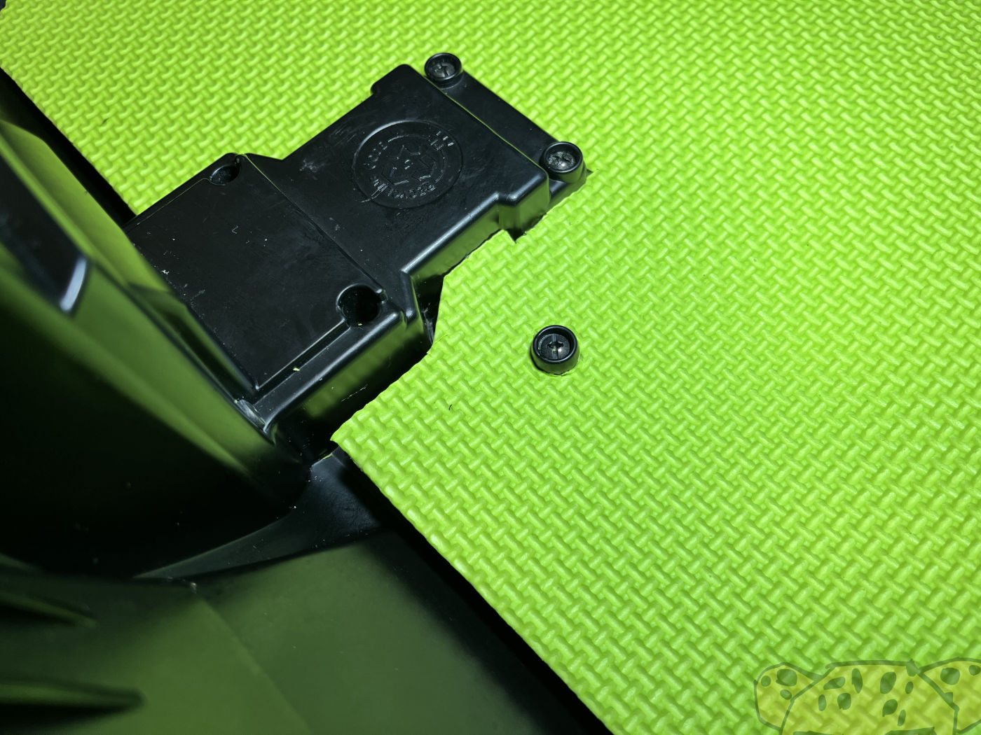 好評の無骨なルーフボックスに、アウトドアで人気のマットベージュが登場株式会社カーメイトのプレスリリース