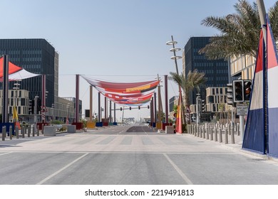 ザハ・ハディド・アーキテクツによる、カタールの集合住宅「ザ・グローブ」。湾岸沿いの敷地での計画。店舗が並び“交流の中心となる遊歩道”のある、先進的な冷却技術で“屋外でも快適に過ごせる”建築を考案。様々な再生可能エネルギーを取入れてラグジュアリーと持続可能の