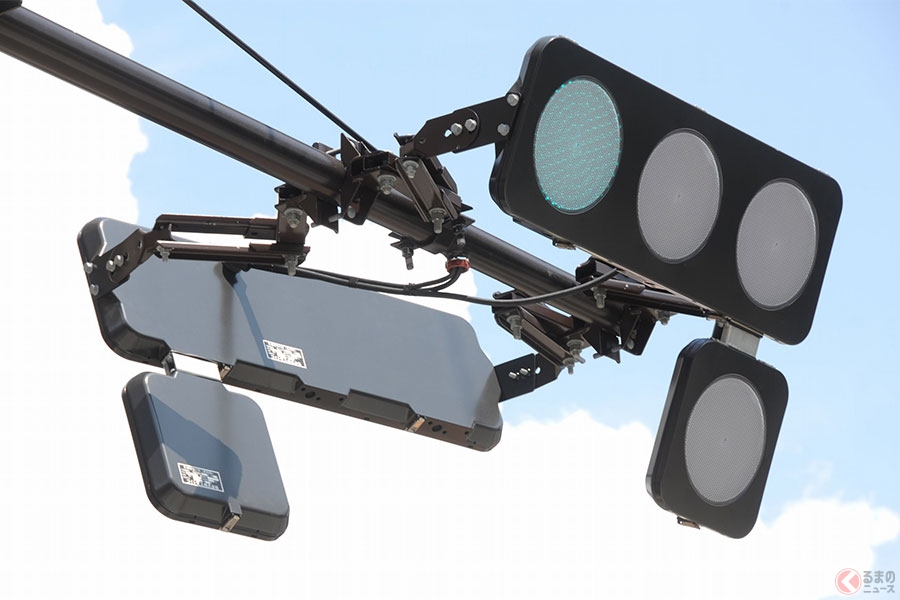 レンズに凹凸!? 厚さ6cm「フラット型信号機」に隠された工夫クルマ情報サイトｰGAZOO.com