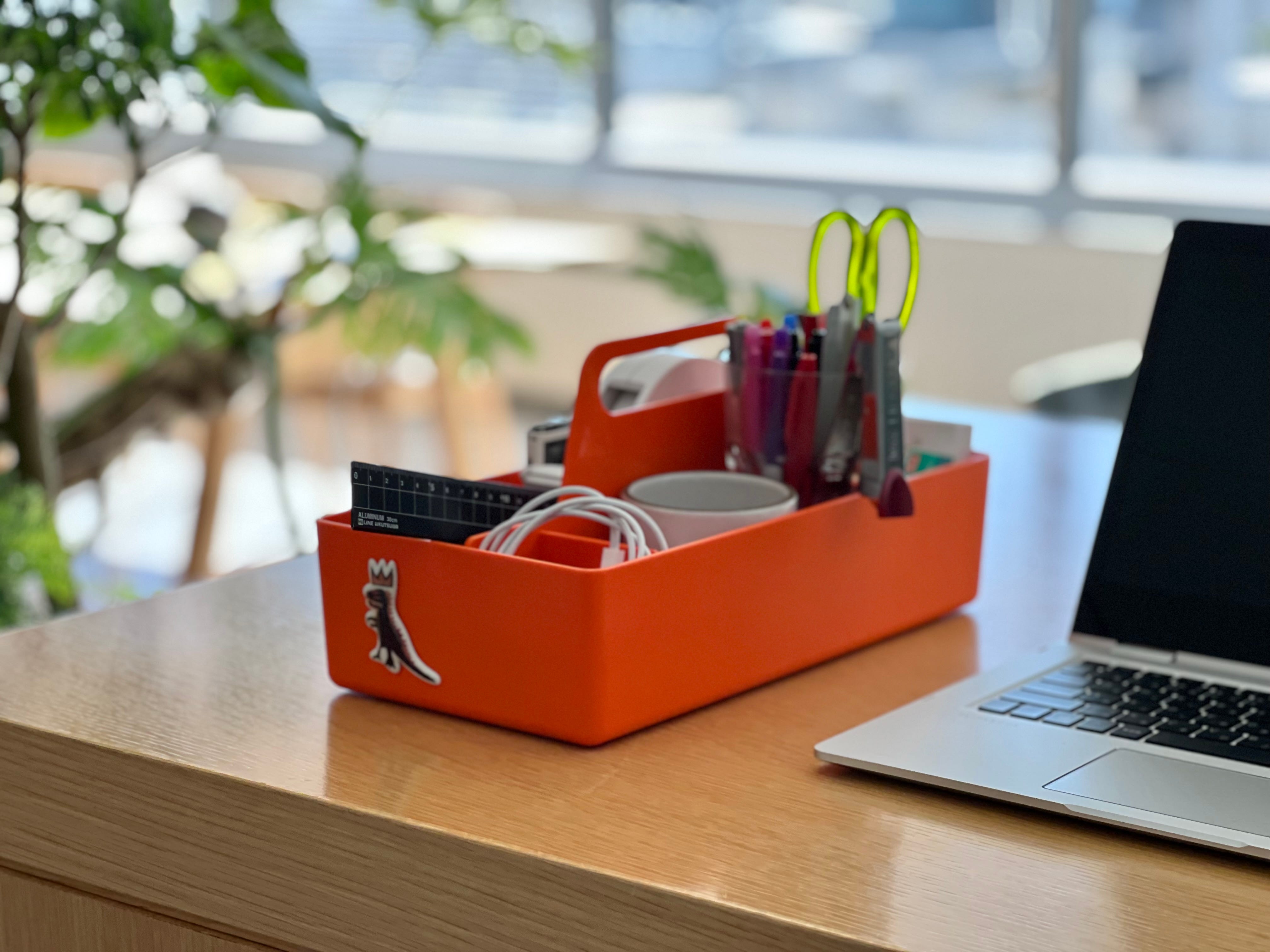 フリーアドレスで散らかる持ち物をスッキリできるオフィス内バッグ6製品を徹底比較！ 中編 ～収納力check！～オフィス家具の選び方 アスクルみんなの仕事場