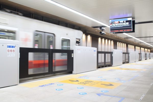 西宮北口駅のホームドア ２月下旬から順次稼働関西学院大学新聞