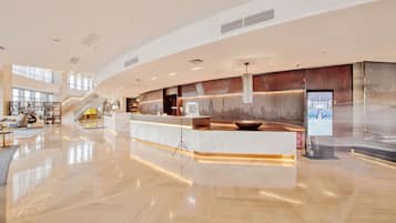 変わりゆく世界最大の電気街 深圳・華強北博物館の貴重な記録：日経ビジネス電子版