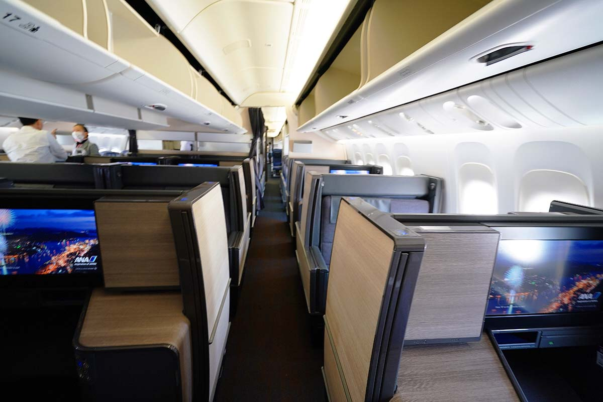 裏技 飛行機の座席をエコノミーからビジネスに無料でアップグレードする方法 - OTONA LIFEオトナライフ