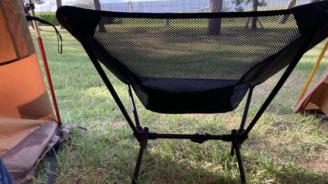 今話題ワークマン「コンパクトローチェア」と大定番ヘリノックス「チェアワン」を一挙にレビューチェアBE-PAL キャンプ、アウトドア、自然派生活の情報源ビーパル