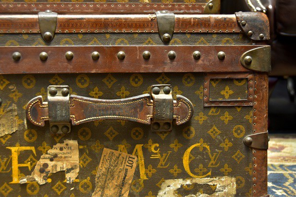 イニシャルホットスタンピングとは？ハイブランドのイニシャル刻印サービスを調べてみた! 茜部2024.6.20 追記 -公式 岐阜・愛知の質屋といったら質屋かんてい局ロレックス、ヴィトン、貴金属始め、ブランド品の買取、販売ならお任せください。茜部、細畑、北