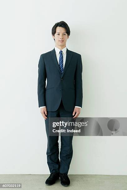 若いイケメンサラリーマン スーツ 顔 表情 フラット イラスト セット の Stock ベクターAdobe Stock