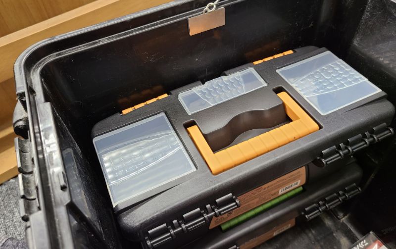 ダイソー パチン止めで超〜スッキリ！いくつあってもイイ♡重ねる収納 斬新デザイン を発見