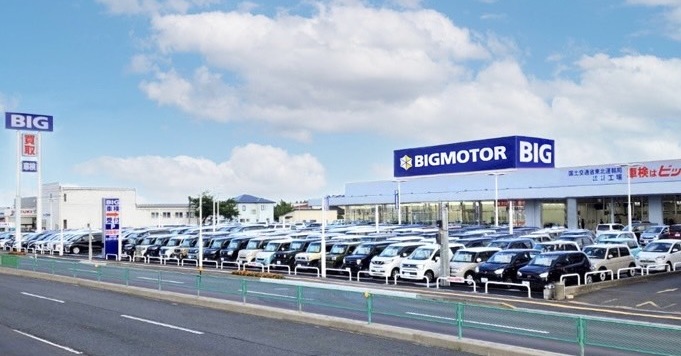 ビッグモーター店舗前の街路樹、福岡でも枯れる 県などが調査開始毎日新聞