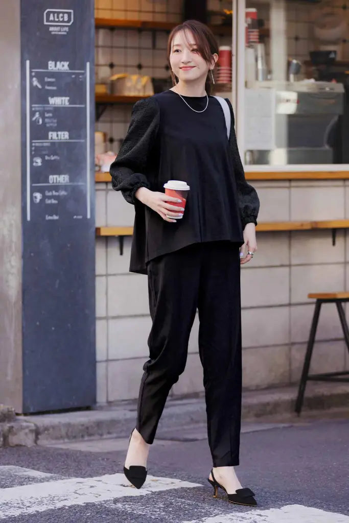 レディース オフィスカジュアルの基本とは？