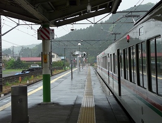 西武池袋線武蔵横手駅 SI29下り・上り- 構図勝負の撮影地ガイド＠うぇぶろぐ