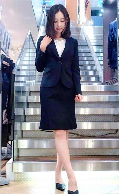 20代女性 転職の面接にふさわしい服装とは？スーツの着こなし注意点も解説コラム AOKI公式通販