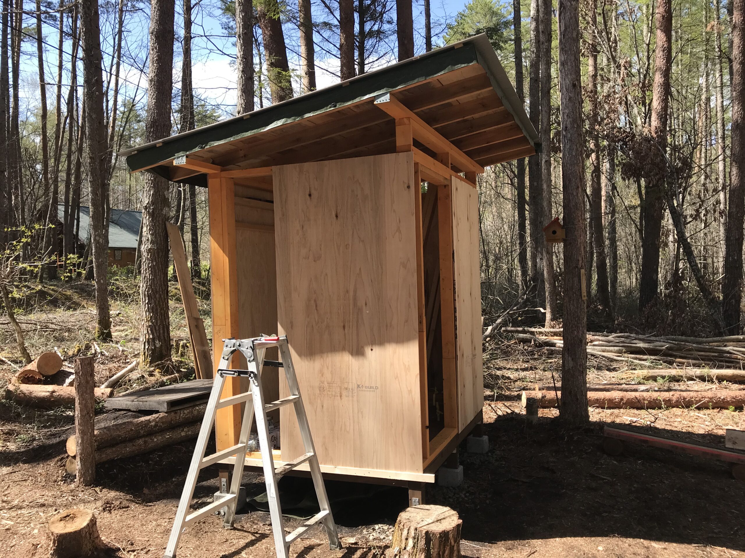 DIYで木造物置製作４」柱・壁を立てる編