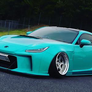 グラントゥーリズモのティファニーブルー・カーボンディフューザー・全塗装・タイヤ交換・マセラティに関するカスタム事例車のカスタム情報はCARTUNE