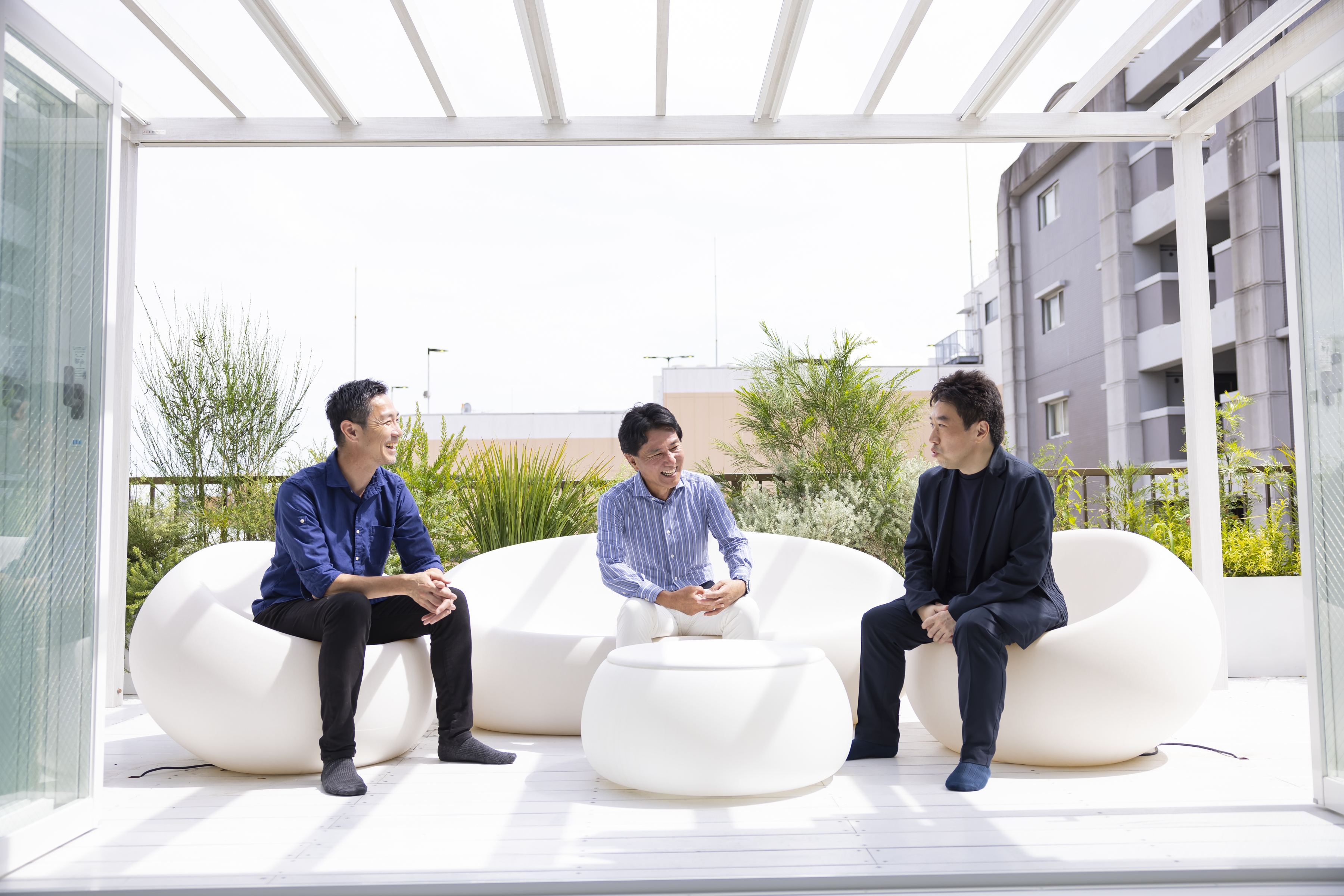 アールブリュットの表現者たち展vol.2」 亀山市立図書館1階多目的室で開催中です。 内面からの衝動に突き動かされて表現する アールブリュット。その瑞々しい感性あふれる作品をご覧ください。 8歳から45歳までのアトリエエピ のピュアアーティストたちの作品22点を展示