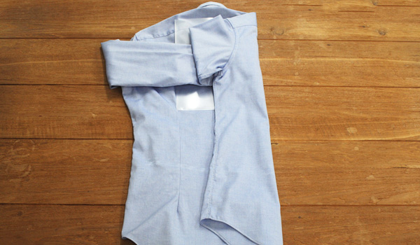衣替え、服を手早くシワなくたたむには 縫い目を意識 - 日本経済新聞