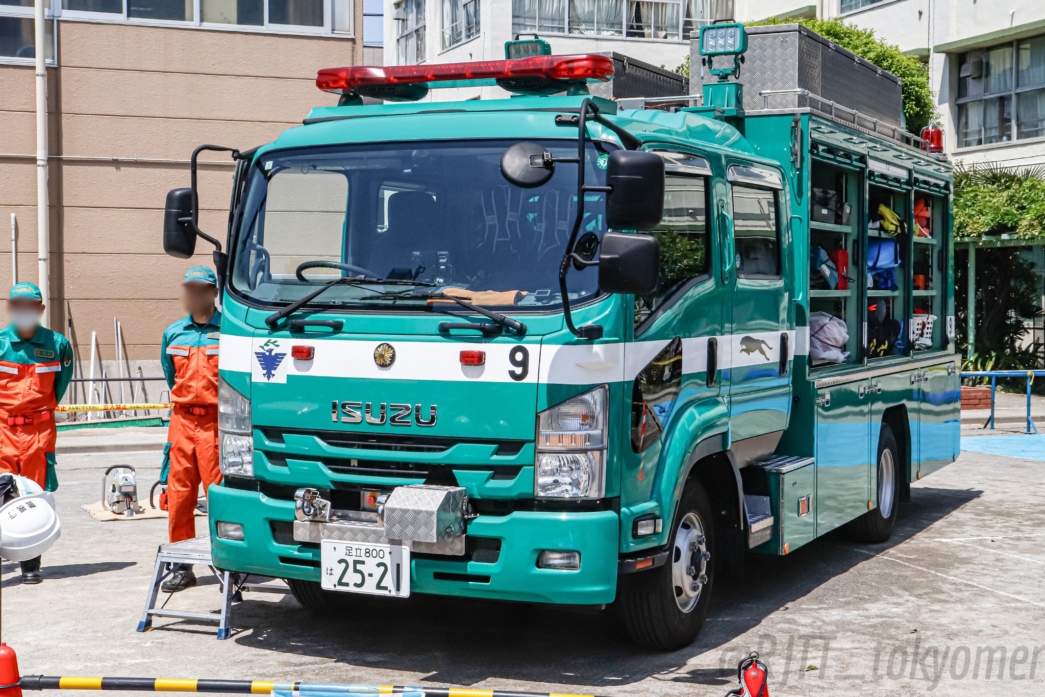 タルガ警察隊改造大阪府警常駐警備車かまぼこ機動隊バスチョロQ
