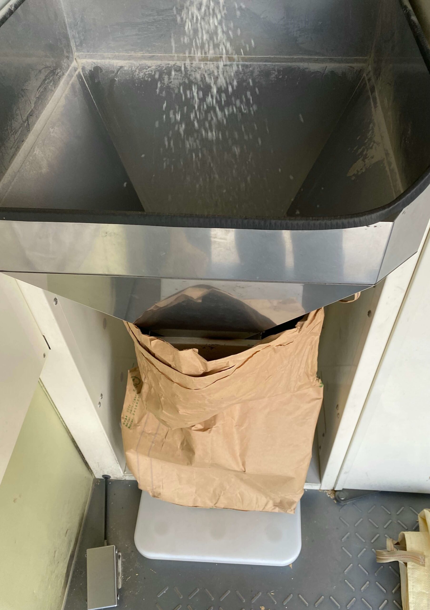 コイン精米機から糠や籾殻の持ち帰りは可能？注意点やコツを解説！クリーン家電ガイド：掃除機・洗浄・処理機の選び方