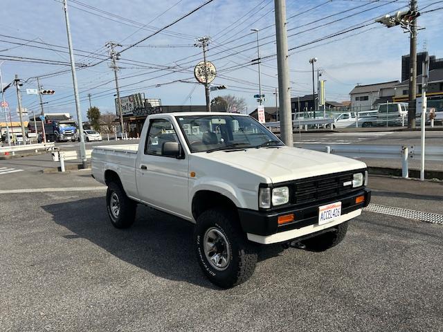 ダットサントラック７２０キングキャブ４ＷＤ！パワステ付！走行11.8万キロ希少車両！ランドクルーザー ランクル中古車販売 高価買取 カスタム「マークル」do-blog ドゥブログ