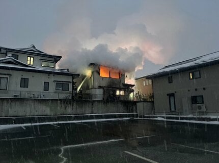 動画 群馬・富岡市で建物火災上毛新聞電子版群馬県のニュース・スポーツ情報