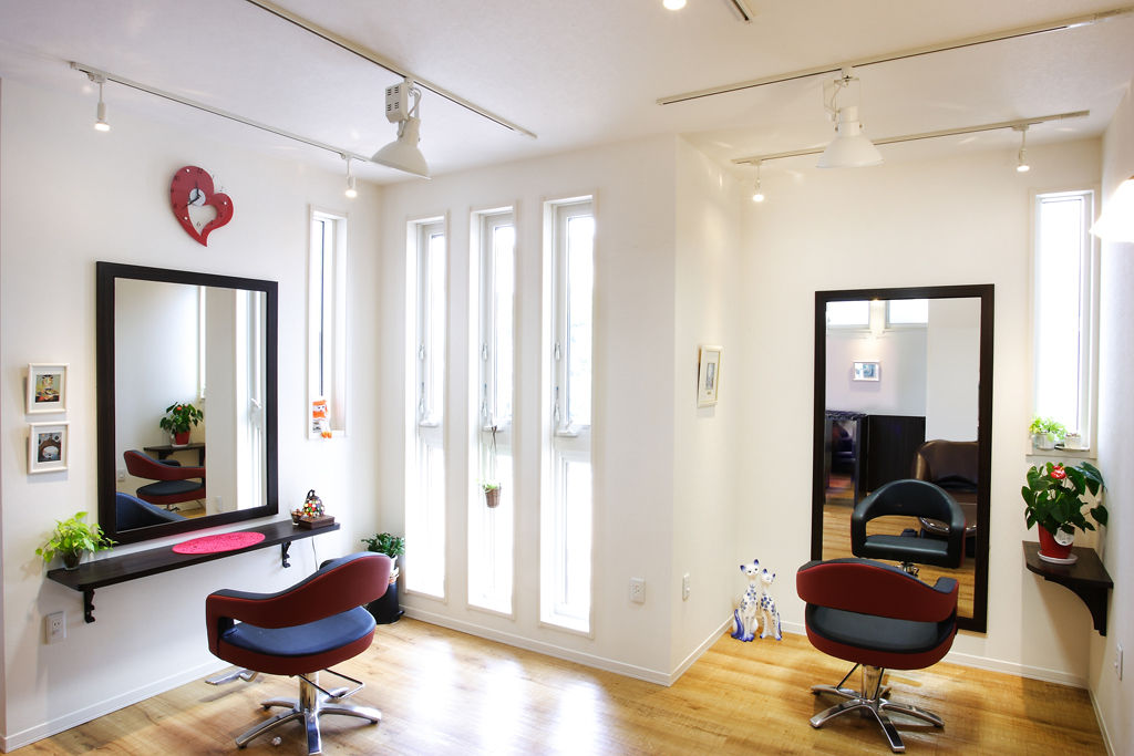 putit caprice 美容院・エステJR土岐駅店舗デザイン.COM