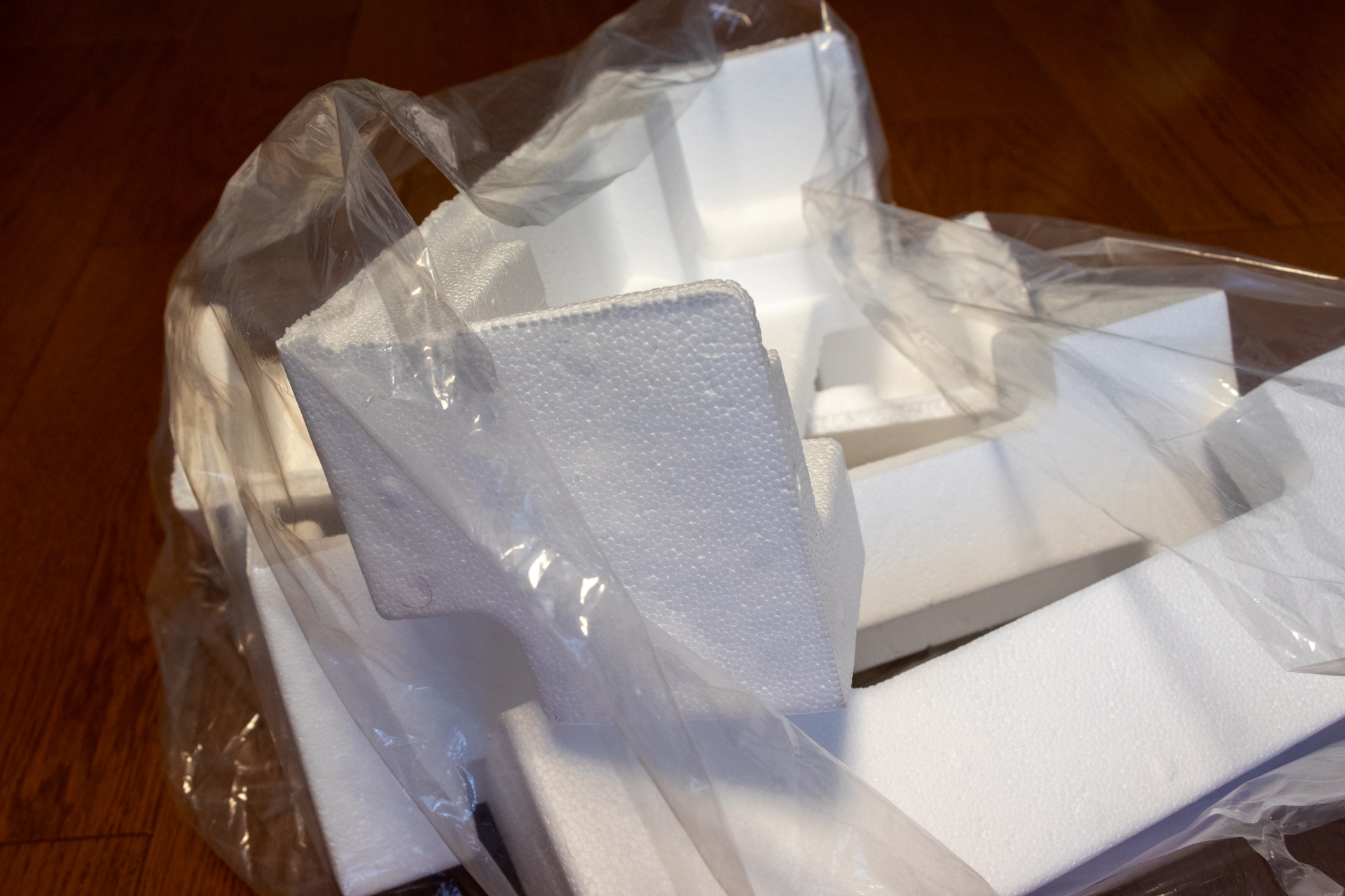 発泡スチロールの捨て方は？簡単に小さくする方法や捨てるときの注意点も解説Krasoクラソブログフェリシモ