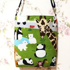 ☆ぷう 花柄サコッシュ ハンドメイド 花柄サコッシュ ショルダー紐付き ハンドメイド - メルカリ