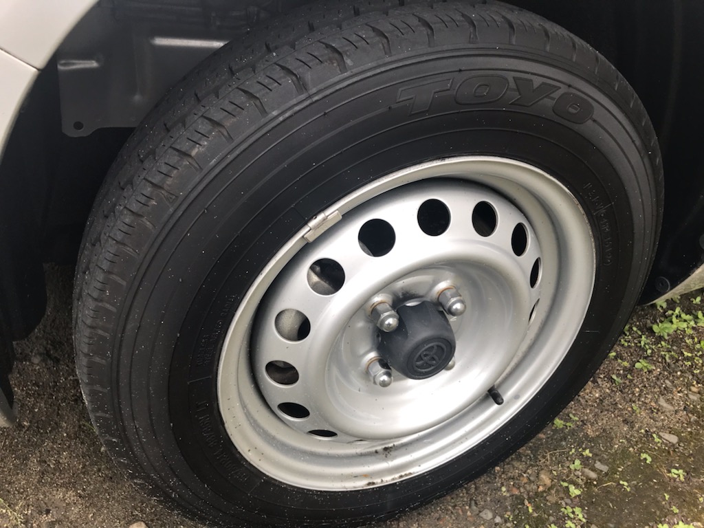 車検時に見つかったパンク修理 リアタイヤ 佐賀県・小城市・協和自動車グーネットピット