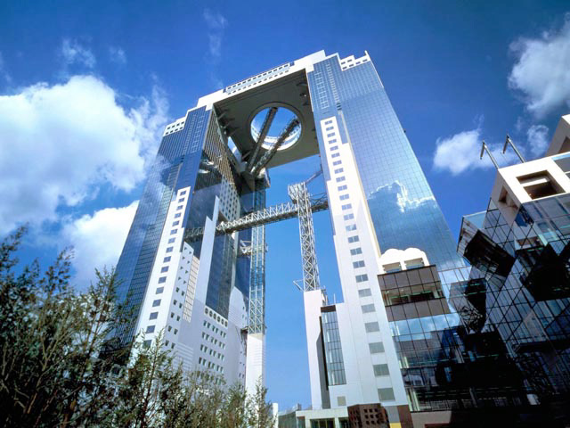 大阪万博、会場シンボル「大屋根」のイメージ公開。世界最大級木造建築 - Impress Watch