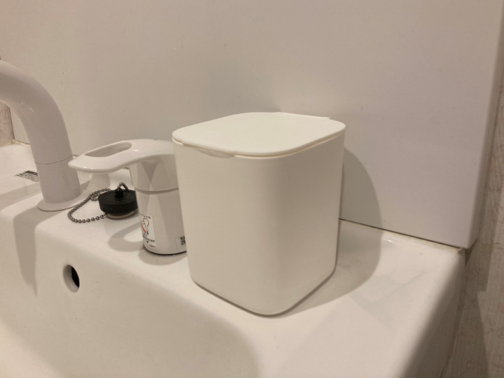 １００均洗濯アイテムの収納は便利なマグネットに限る！ ５個もリピート中のダイソーアイテムがおすすめ！ : シンプルライフ × シンプルスタイルPowered by ライブドアブログ