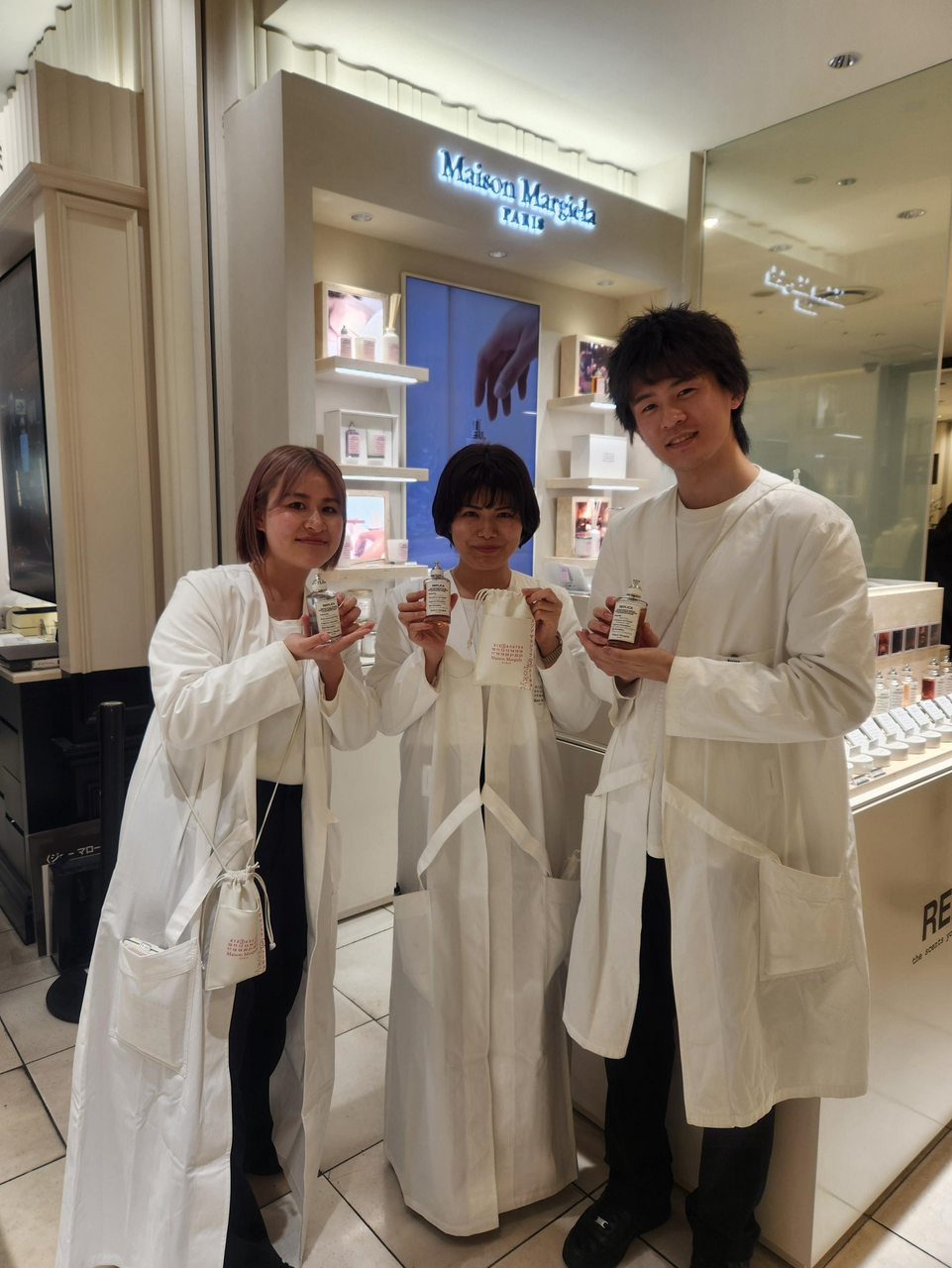 賞与年3回＋報奨金最大8万円＞メゾンマルジェラで美容部員を積極採用！未経験OK 年間休日125日TWC