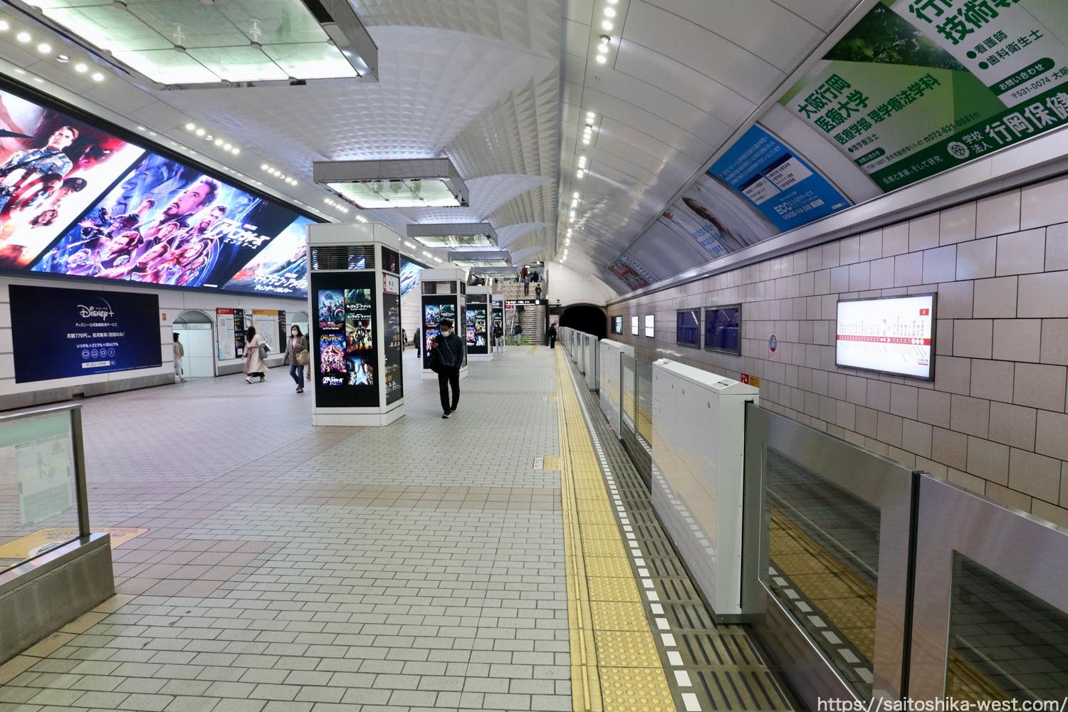 大阪梅田の4番線にもホームドアが阪神5500系17 - 鉄風味な写真日記