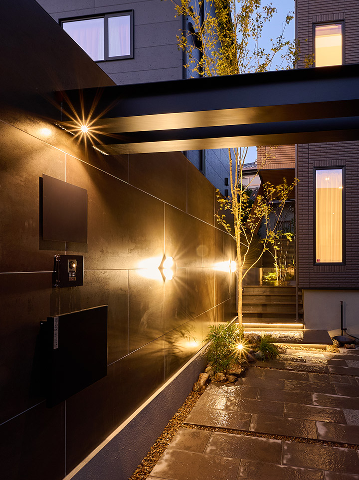 外構事例 高級旅館の様な華やかなエントランス一条工務店神奈川県の外構 栄和ガーデン株式会社