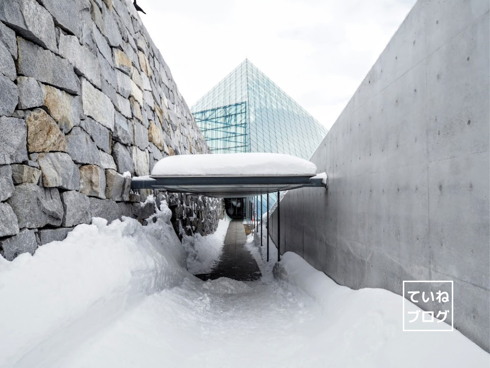 ガラスのピラミッドが - まちクエスト