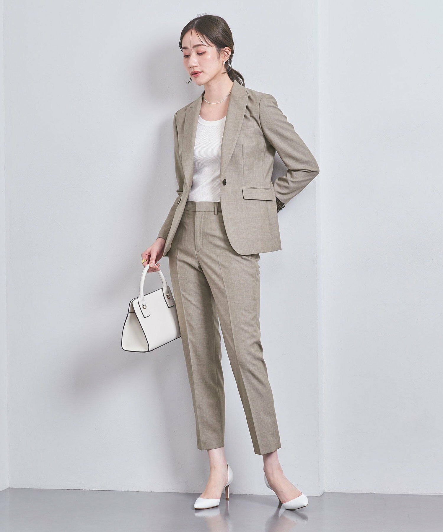 インターンの「服装自由」って、私服？ スーツ？ アイテム選びとお手本コーデを紹介PLST MAGAZINE