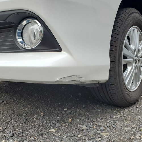 1本だけパンクした場合のタイヤ交換の値段を解説！パンクの原因を把握しようタイヤ交換コラムタイヤ交換店舗メニュー情報イエローハット