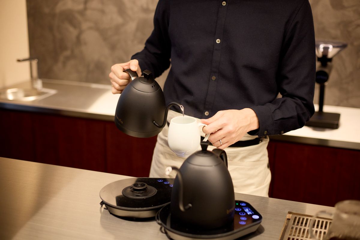 FAMIMA CAFÉ」の共同開発パートナー 「世界チャンピオンのバリスタ」粕谷哲氏と共同開発 “世界No.1バリスタが認めたチルドカップコーヒー”４種類を発売！～「レギュラー」「ビター」「砂糖不使用」「深炒り焙煎」の4種類をラインアップ～ファミリーマートニュース